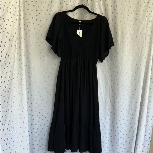 Elegant Black Midi Dress - Picture 1 of 15
